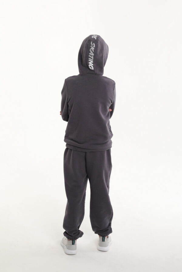 Спортивный костюм для мальчика с карманом «кенгуру» графитовый — Одежда для фигурного катания и термокостюмы